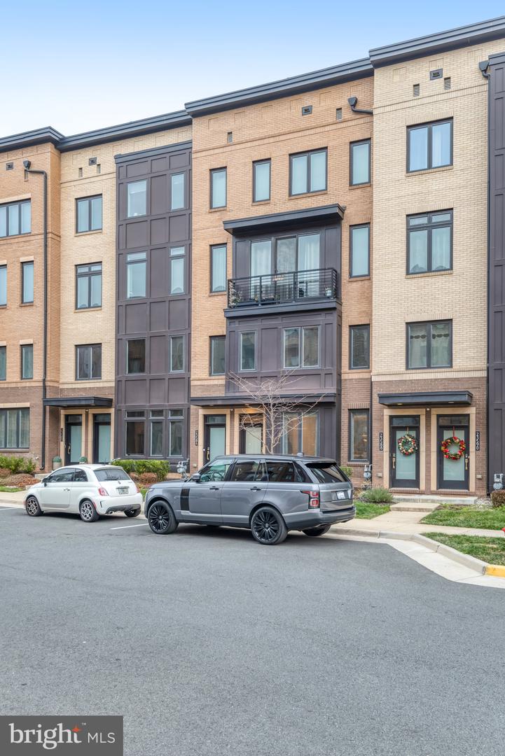 23586 WATERFORD DOWNS TER, ASHBURN, Virginia 20148, 3 Bedrooms Bedrooms, ,2 BathroomsBathrooms,Residential,For sale,23586 WATERFORD DOWNS TER,VALO2112552 MLS # VALO2112552