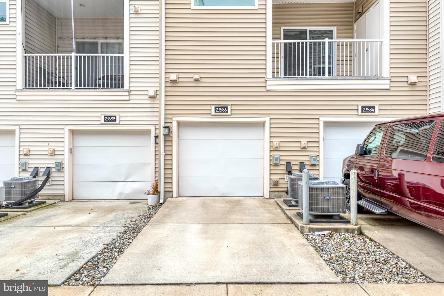 23586 WATERFORD DOWNS TER, ASHBURN, Virginia 20148, 3 Bedrooms Bedrooms, ,2 BathroomsBathrooms,Residential,For sale,23586 WATERFORD DOWNS TER,VALO2112552 MLS # VALO2112552