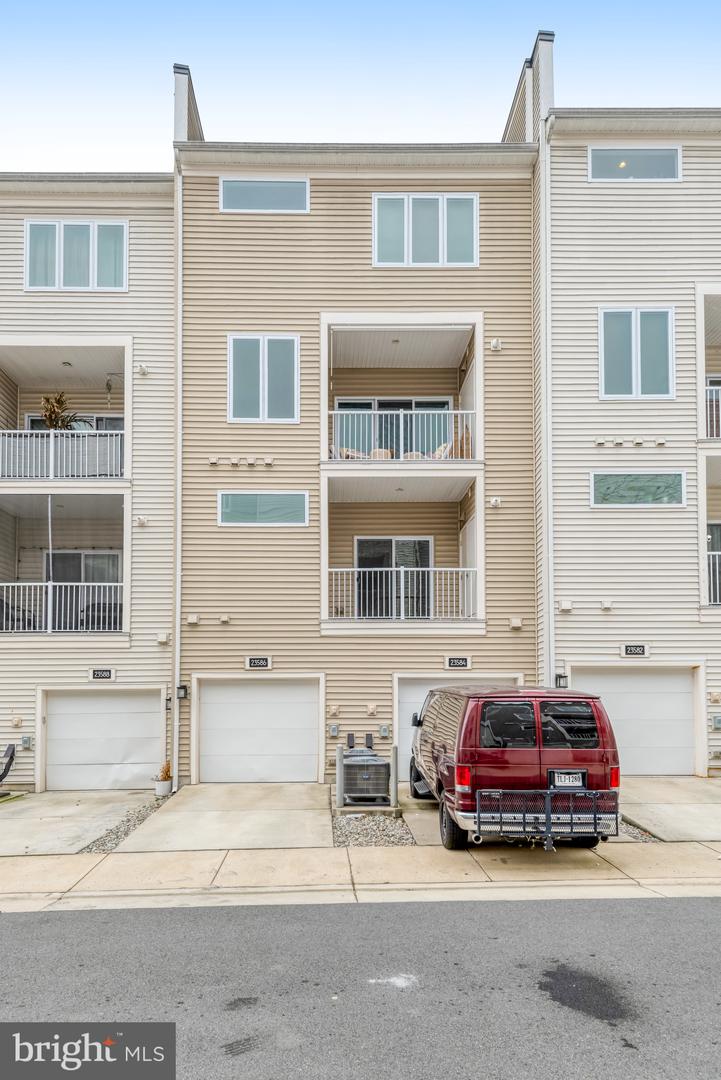 23586 WATERFORD DOWNS TER, ASHBURN, Virginia 20148, 3 Bedrooms Bedrooms, ,2 BathroomsBathrooms,Residential,For sale,23586 WATERFORD DOWNS TER,VALO2112552 MLS # VALO2112552