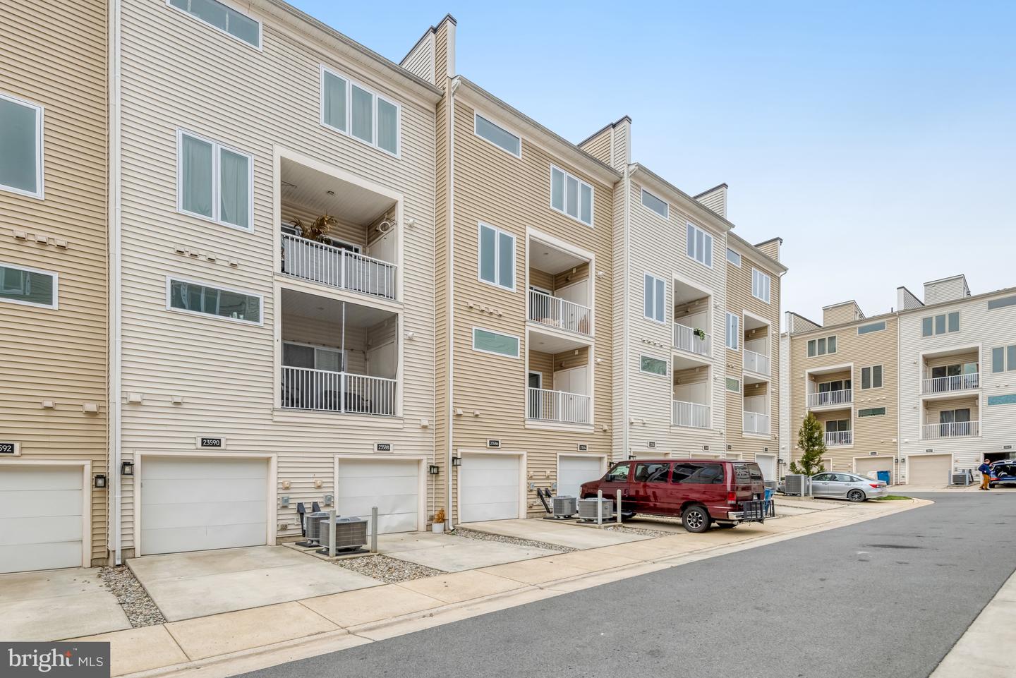 23586 WATERFORD DOWNS TER, ASHBURN, Virginia 20148, 3 Bedrooms Bedrooms, ,2 BathroomsBathrooms,Residential,For sale,23586 WATERFORD DOWNS TER,VALO2112552 MLS # VALO2112552