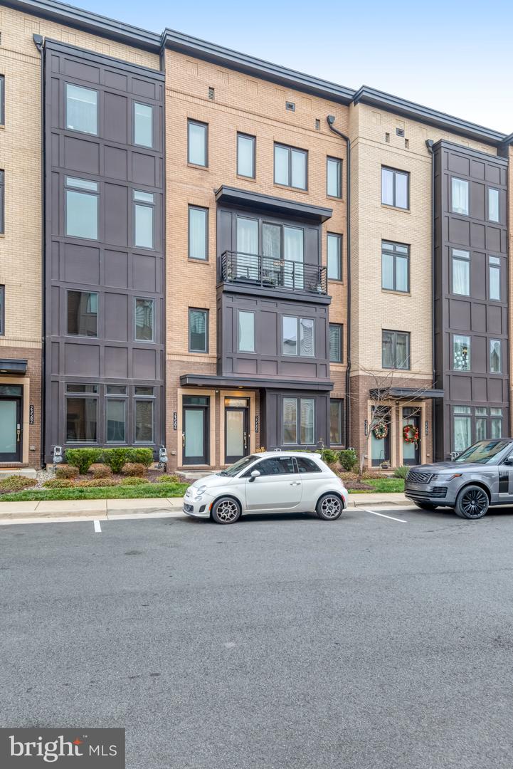 23586 WATERFORD DOWNS TER, ASHBURN, Virginia 20148, 3 Bedrooms Bedrooms, ,2 BathroomsBathrooms,Residential,For sale,23586 WATERFORD DOWNS TER,VALO2112552 MLS # VALO2112552