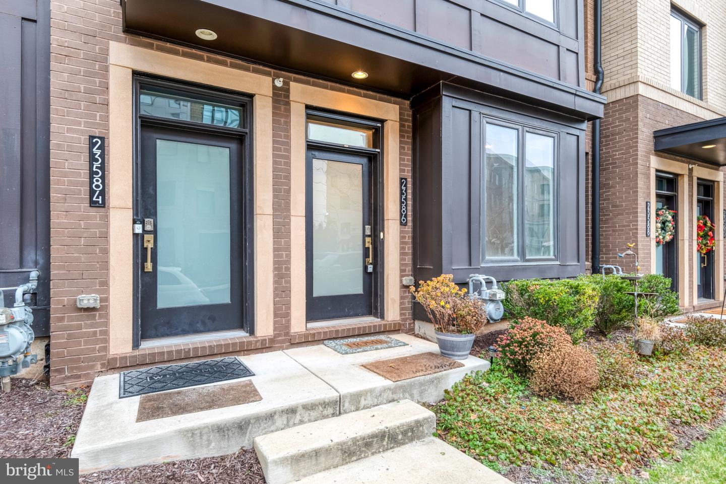 23586 WATERFORD DOWNS TER, ASHBURN, Virginia 20148, 3 Bedrooms Bedrooms, ,2 BathroomsBathrooms,Residential,For sale,23586 WATERFORD DOWNS TER,VALO2112552 MLS # VALO2112552