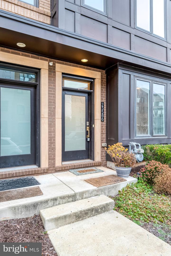 23586 WATERFORD DOWNS TER, ASHBURN, Virginia 20148, 3 Bedrooms Bedrooms, ,2 BathroomsBathrooms,Residential,For sale,23586 WATERFORD DOWNS TER,VALO2112552 MLS # VALO2112552