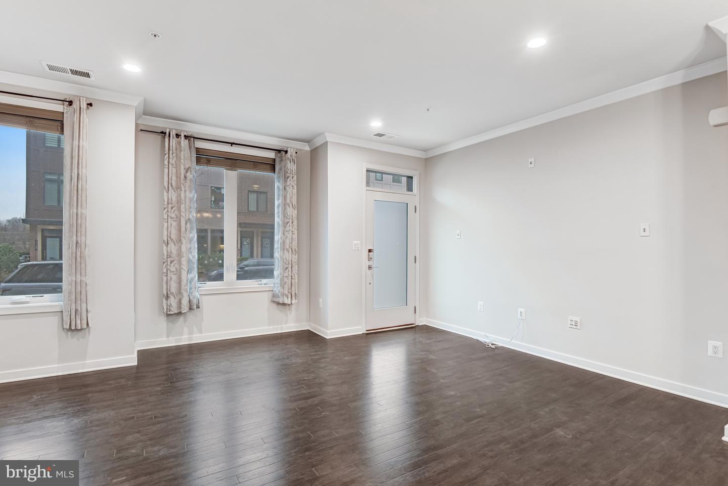 23586 WATERFORD DOWNS TER, ASHBURN, Virginia 20148, 3 Bedrooms Bedrooms, ,2 BathroomsBathrooms,Residential,For sale,23586 WATERFORD DOWNS TER,VALO2112552 MLS # VALO2112552