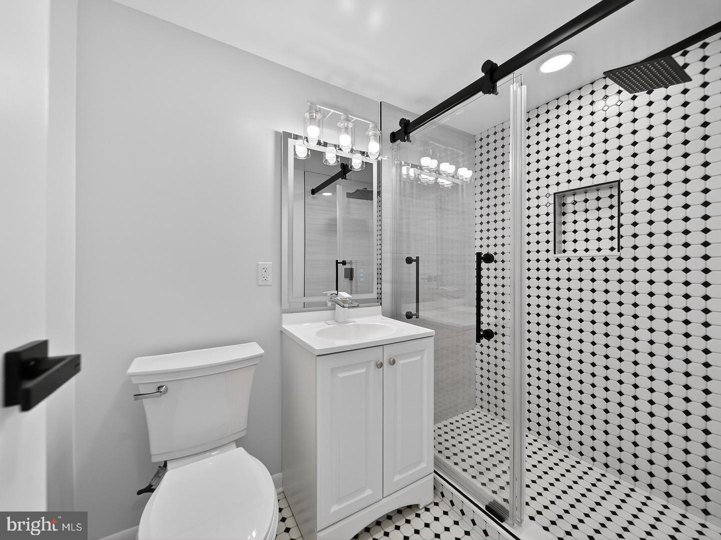 4390 LORCOM LN #410, ARLINGTON, Virginia 22207, 2 Bedrooms Bedrooms, ,1 BathroomBathrooms,Residential,For sale,4390 LORCOM LN #410,VAAR2067006 MLS # VAAR2067006