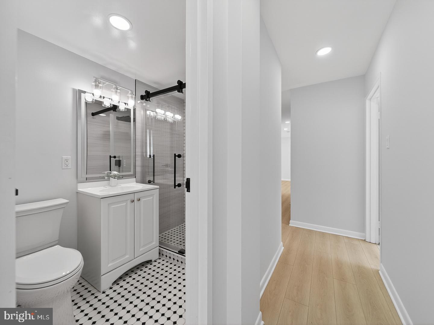 4390 LORCOM LN #410, ARLINGTON, Virginia 22207, 2 Bedrooms Bedrooms, ,1 BathroomBathrooms,Residential,For sale,4390 LORCOM LN #410,VAAR2067006 MLS # VAAR2067006