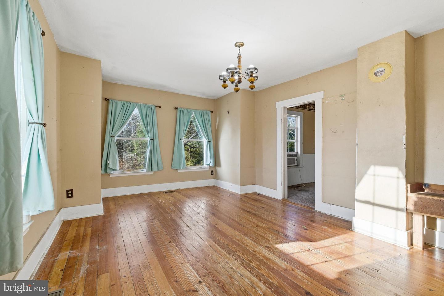 10997 SENEDO RD, MOUNT JACKSON, Virginia 22842, 3 Bedrooms Bedrooms, ,1 BathroomBathrooms,Residential,For sale,10997 SENEDO RD,VASH2013226 MLS # VASH2013226