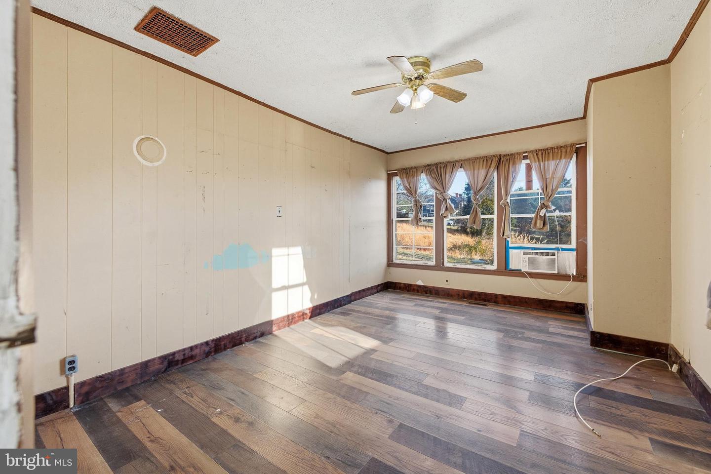 10997 SENEDO RD, MOUNT JACKSON, Virginia 22842, 3 Bedrooms Bedrooms, ,1 BathroomBathrooms,Residential,For sale,10997 SENEDO RD,VASH2013226 MLS # VASH2013226