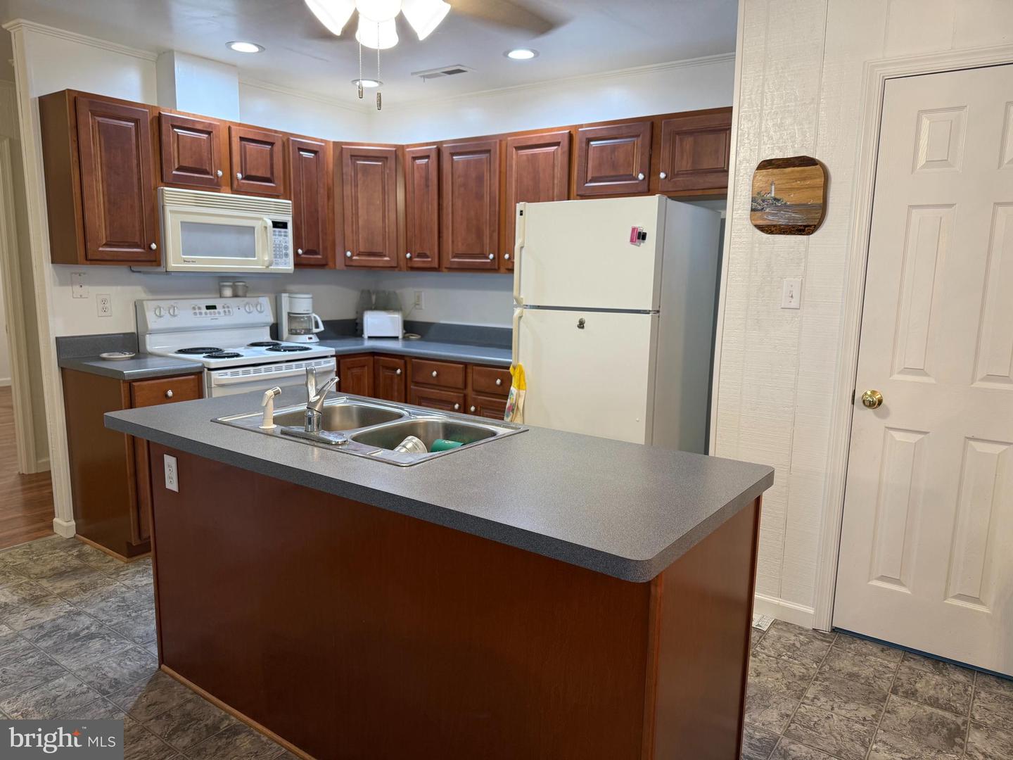 16100 GENERAL PULLER HWY, DELTAVILLE, Virginia 23043, 3 Bedrooms Bedrooms, 8 Rooms Rooms,2 BathroomsBathrooms,Residential,For sale,16100 GENERAL PULLER HWY,VAMX2000274 MLS # VAMX2000274