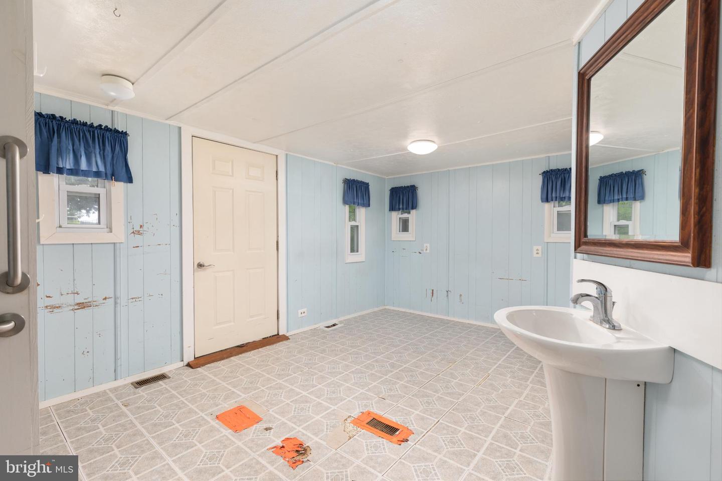 123 OLD BETHEL LN, WINCHESTER, Virginia 22603, 3 Bedrooms Bedrooms, 14 Rooms Rooms,2 BathroomsBathrooms,Residential,For sale,123 OLD BETHEL LN,VAFV2038534 MLS # VAFV2038534