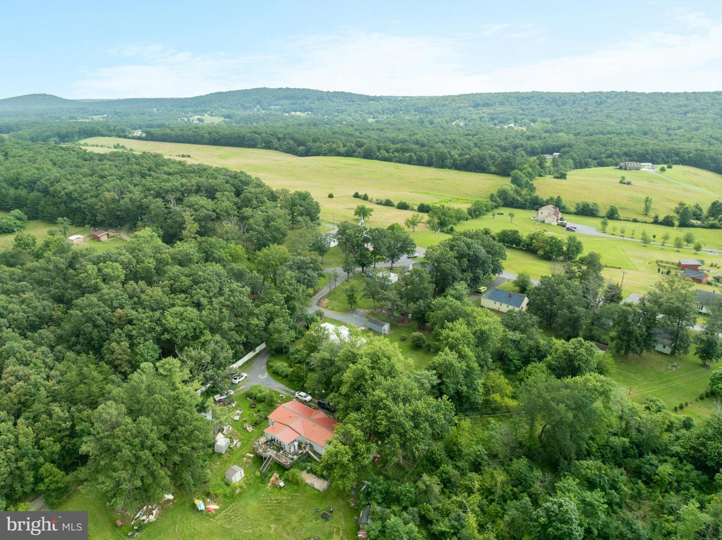 123 OLD BETHEL LN, WINCHESTER, Virginia 22603, 3 Bedrooms Bedrooms, 14 Rooms Rooms,2 BathroomsBathrooms,Residential,For sale,123 OLD BETHEL LN,VAFV2038534 MLS # VAFV2038534