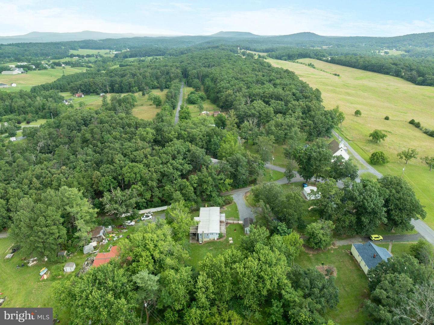 123 OLD BETHEL LN, WINCHESTER, Virginia 22603, 3 Bedrooms Bedrooms, 14 Rooms Rooms,2 BathroomsBathrooms,Residential,For sale,123 OLD BETHEL LN,VAFV2038534 MLS # VAFV2038534