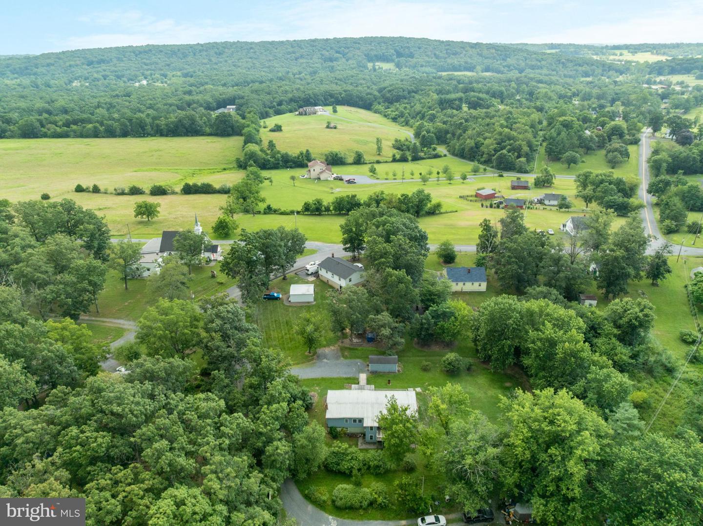 123 OLD BETHEL LN, WINCHESTER, Virginia 22603, 3 Bedrooms Bedrooms, 14 Rooms Rooms,2 BathroomsBathrooms,Residential,For sale,123 OLD BETHEL LN,VAFV2038534 MLS # VAFV2038534