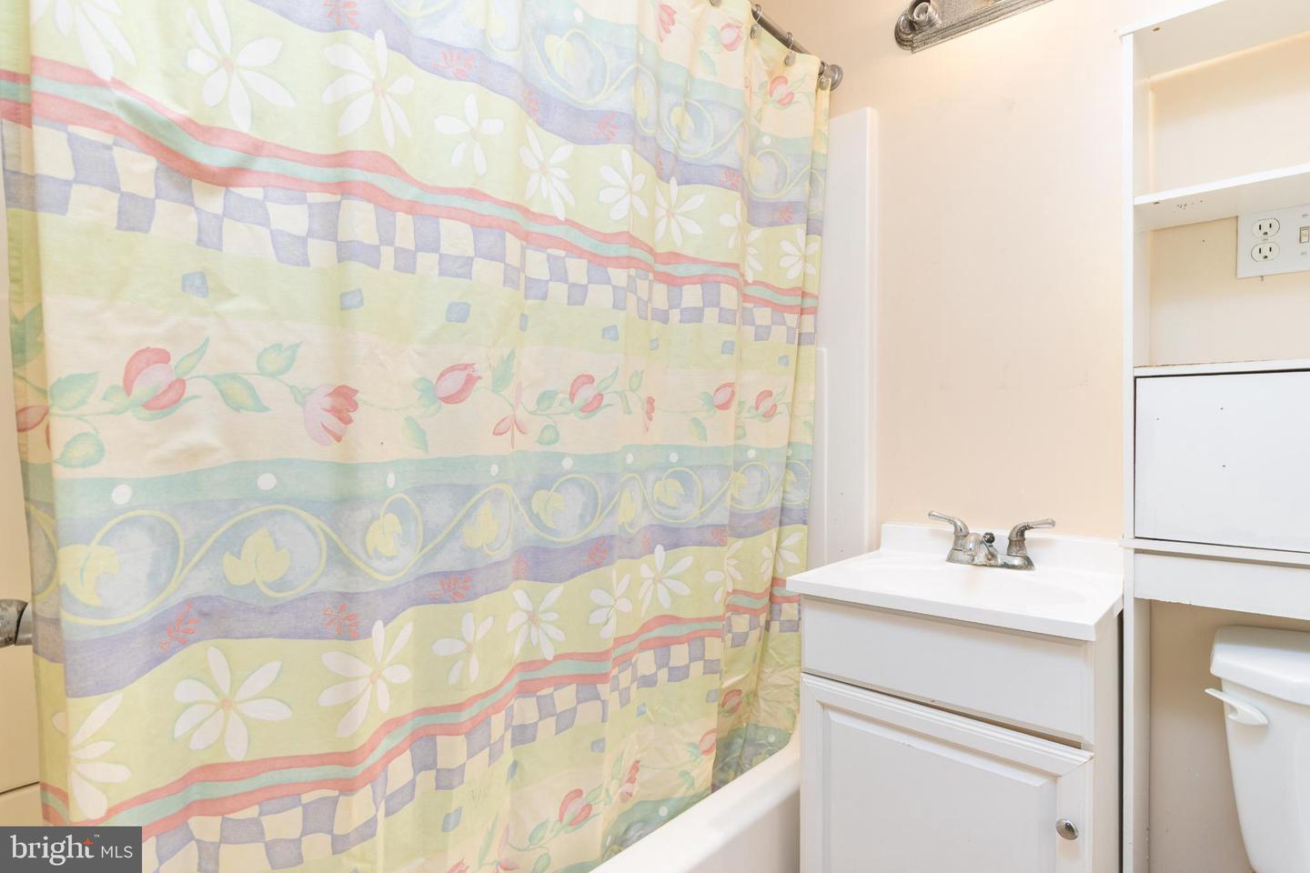 123 OLD BETHEL LN, WINCHESTER, Virginia 22603, 3 Bedrooms Bedrooms, 14 Rooms Rooms,2 BathroomsBathrooms,Residential,For sale,123 OLD BETHEL LN,VAFV2038534 MLS # VAFV2038534