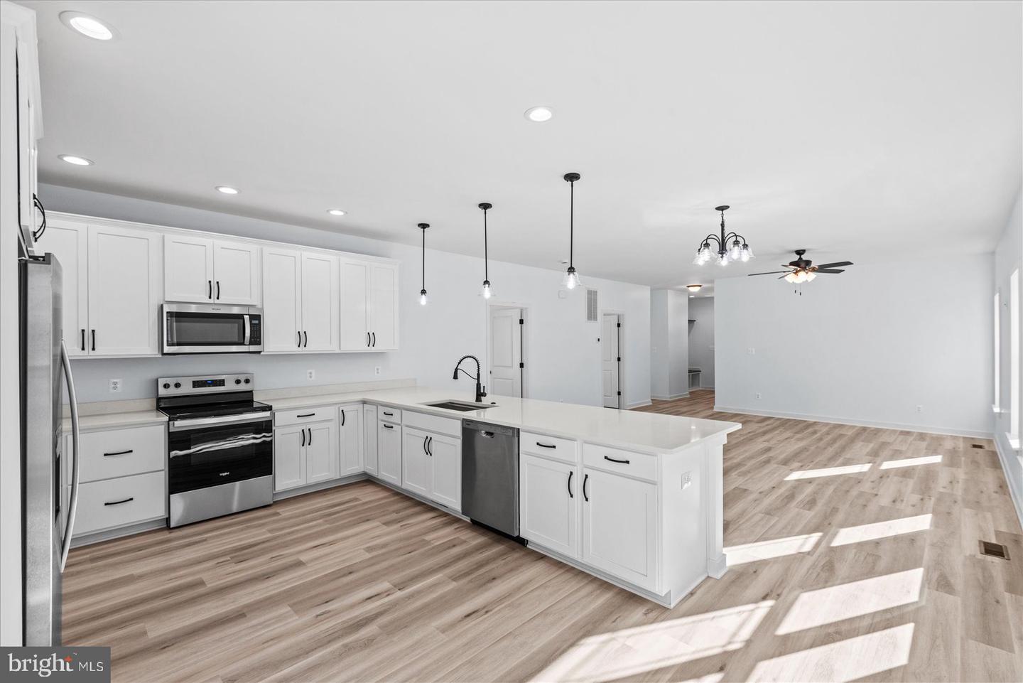 133 6TH ST, COLONIAL BEACH, Virginia 22443, 3 Bedrooms Bedrooms, ,2 BathroomsBathrooms,Residential,For sale,133 6TH ST,VAWE2010284 MLS # VAWE2010284