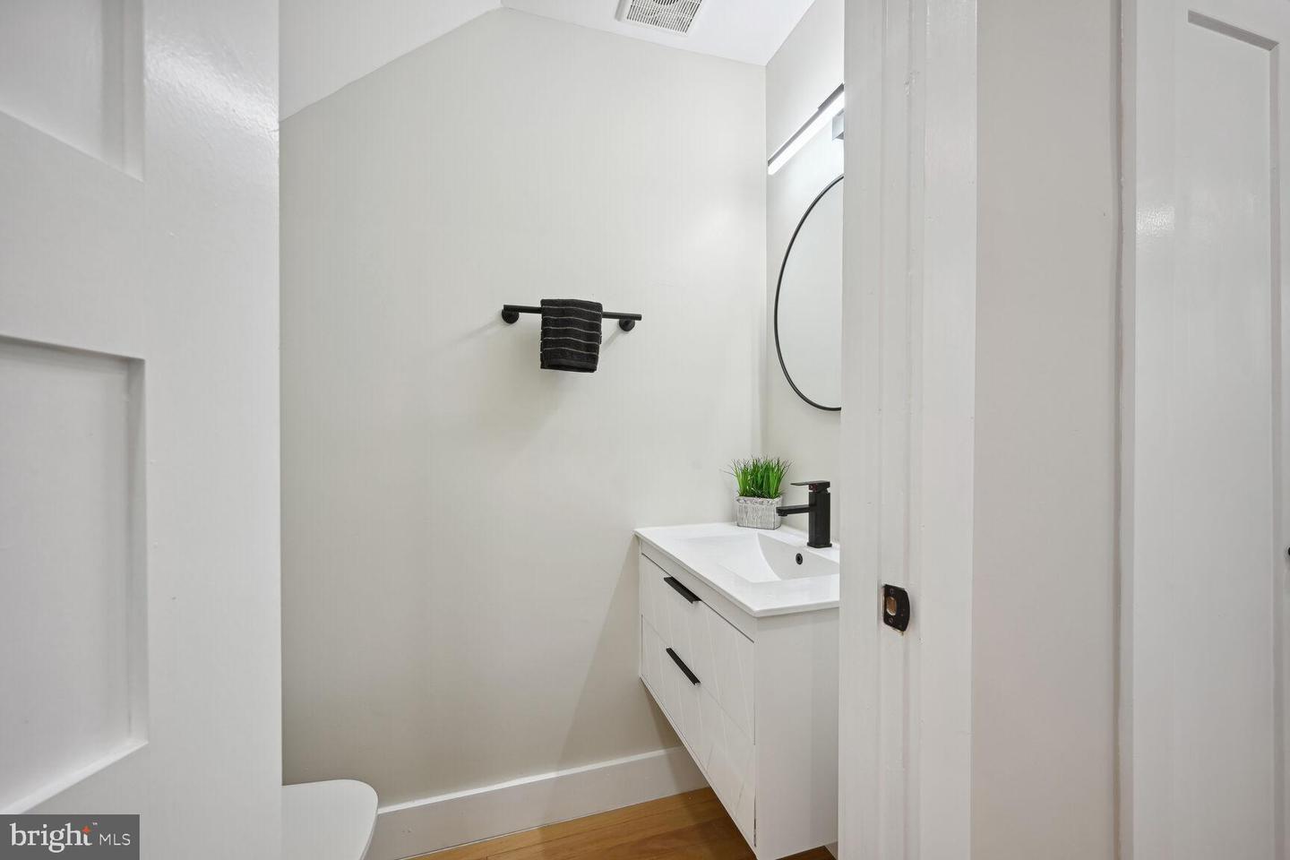 1411 MONTELLO AVE NE, WASHINGTON, District Of Columbia 20002, 3 Bedrooms Bedrooms, ,2 BathroomsBathrooms,Residential,For sale,1411 MONTELLO AVE NE,DCDC2235524 MLS # DCDC2235524