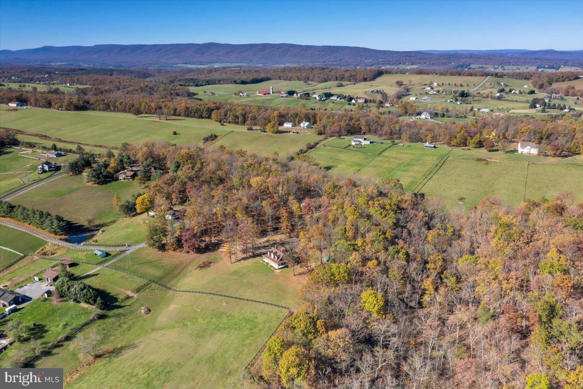 521 HIDDEN VALLEY LN, WINCHESTER, Virginia 22603, 3 Bedrooms Bedrooms, ,2 BathroomsBathrooms,Residential,For sale,521 HIDDEN VALLEY LN,VAFV2038536 MLS # VAFV2038536