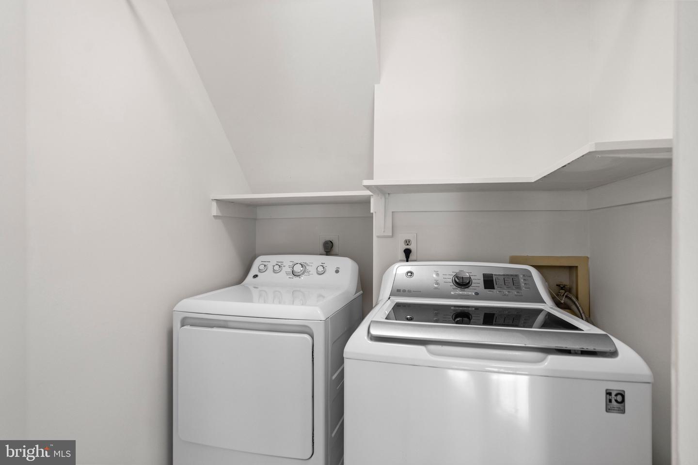 1281 WEDGEWOOD MANOR WAY, RESTON, Virginia 20194, 3 Bedrooms Bedrooms, ,3 BathroomsBathrooms,Residential,For sale,1281 WEDGEWOOD MANOR WAY,VAFX2249478 MLS # VAFX2249478