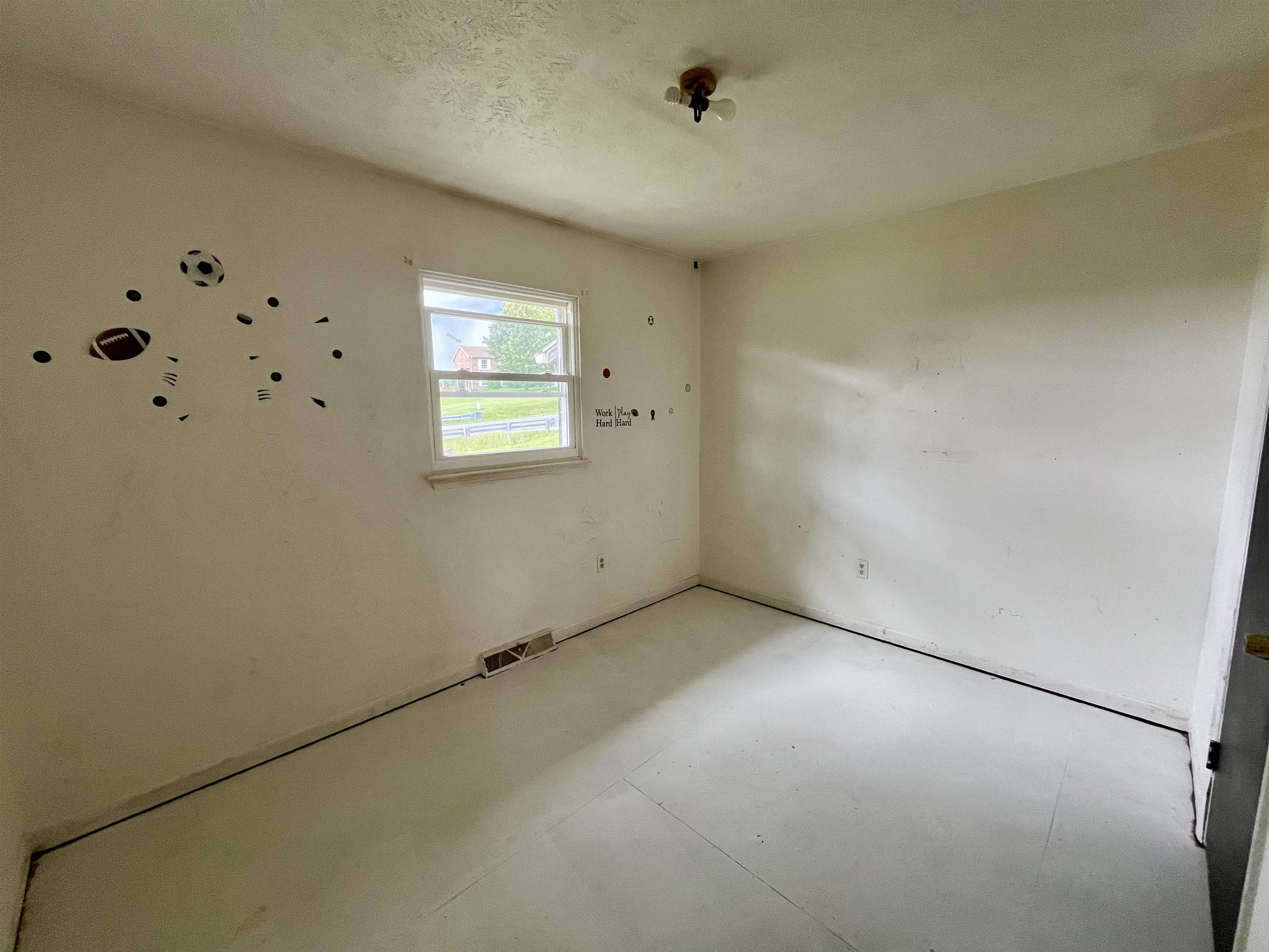 504 STEELES FORT RD, RAPHINE, Virginia 24472, 3 Bedrooms Bedrooms, ,1 BathroomBathrooms,Residential,504 STEELES FORT RD,671963 MLS # 671963