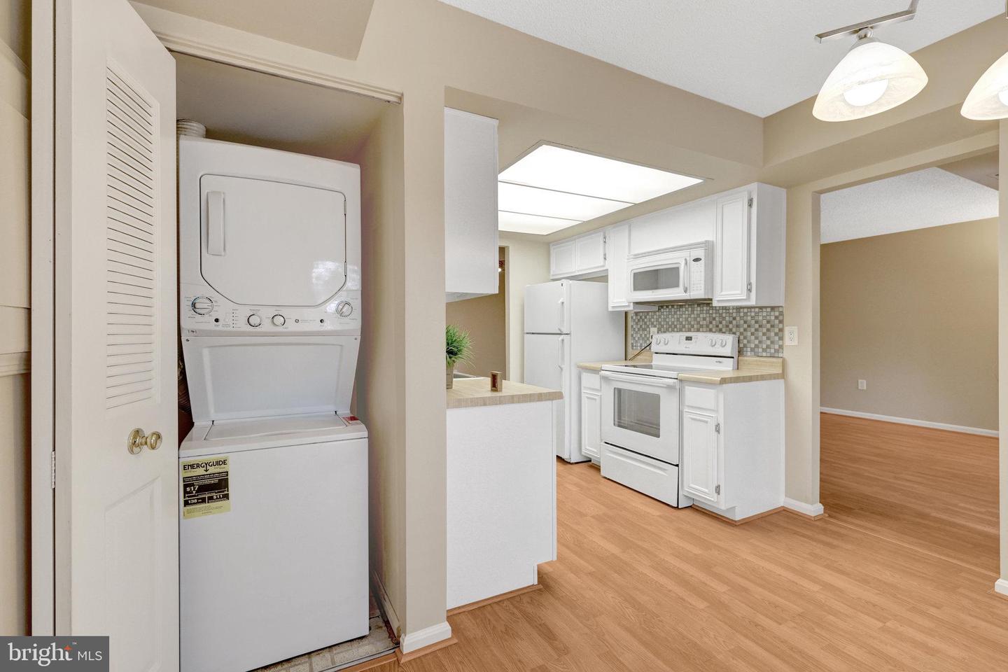 10208 BUSHMAN DR #422, OAKTON, Virginia 22124, 1 Bedroom Bedrooms, ,1 BathroomBathrooms,Residential,For sale,10208 BUSHMAN DR #422,VAFX2267944 MLS # VAFX2267944