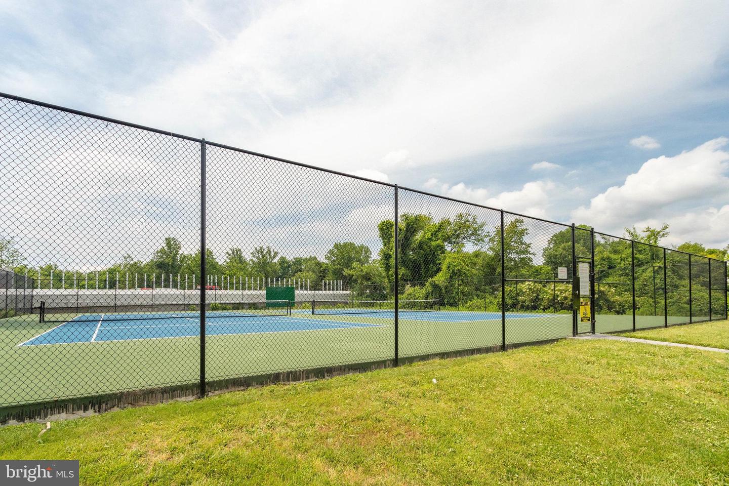 10208 BUSHMAN DR #422, OAKTON, Virginia 22124, 1 Bedroom Bedrooms, ,1 BathroomBathrooms,Residential,For sale,10208 BUSHMAN DR #422,VAFX2267944 MLS # VAFX2267944