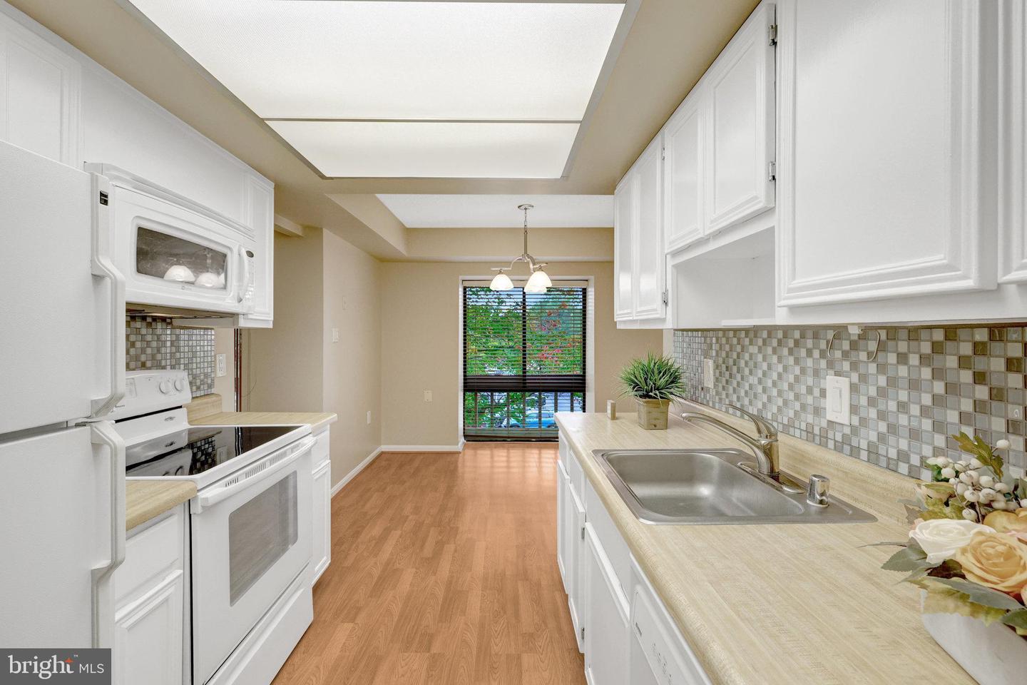 10208 BUSHMAN DR #422, OAKTON, Virginia 22124, 1 Bedroom Bedrooms, ,1 BathroomBathrooms,Residential,For sale,10208 BUSHMAN DR #422,VAFX2267944 MLS # VAFX2267944