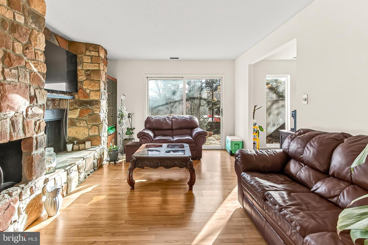 1809 IVY OAK SQ #61, RESTON, Virginia 20190, 4 Bedrooms Bedrooms, ,2 BathroomsBathrooms,Residential,For sale,1809 IVY OAK SQ #61,VAFX2277208 MLS # VAFX2277208