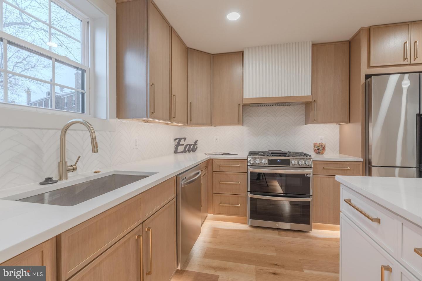 3107 MOSBY ST, ALEXANDRIA, Virginia 22305, 4 Bedrooms Bedrooms, ,3 BathroomsBathrooms,Residential,For sale,3107 MOSBY ST,VAAX2052102 MLS # VAAX2052102