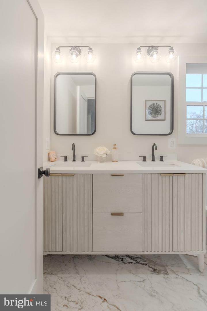 3107 MOSBY ST, ALEXANDRIA, Virginia 22305, 4 Bedrooms Bedrooms, ,3 BathroomsBathrooms,Residential,For sale,3107 MOSBY ST,VAAX2052102 MLS # VAAX2052102