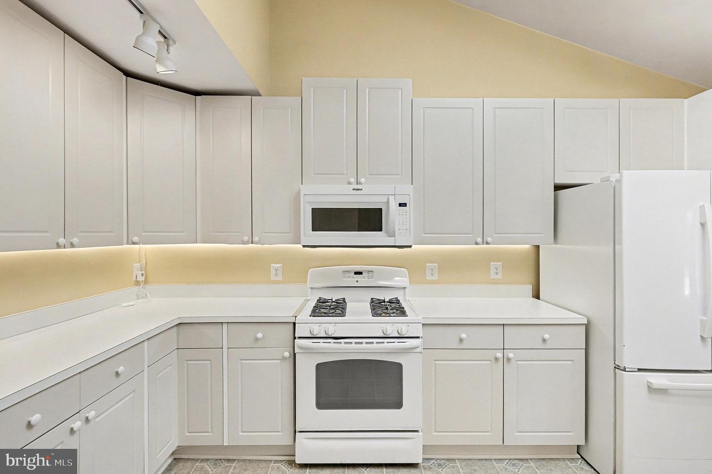 11604 HAMPSHIRE CT, FREDERICKSBURG, Virginia 22407, 3 Bedrooms Bedrooms, ,3 BathroomsBathrooms,Residential,For sale,11604 HAMPSHIRE CT,VASP2038036 MLS # VASP2038036