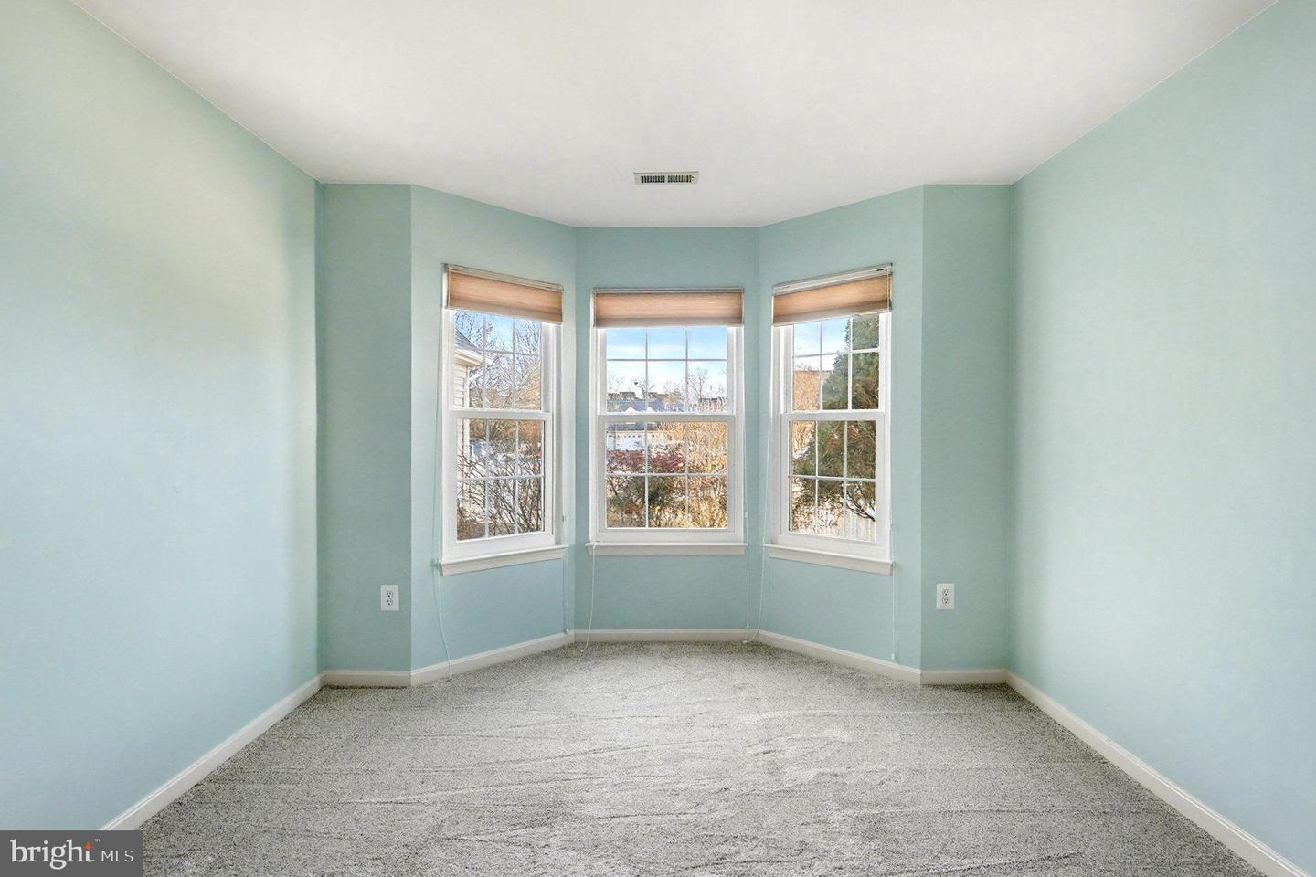 11604 HAMPSHIRE CT, FREDERICKSBURG, Virginia 22407, 3 Bedrooms Bedrooms, ,3 BathroomsBathrooms,Residential,For sale,11604 HAMPSHIRE CT,VASP2038036 MLS # VASP2038036