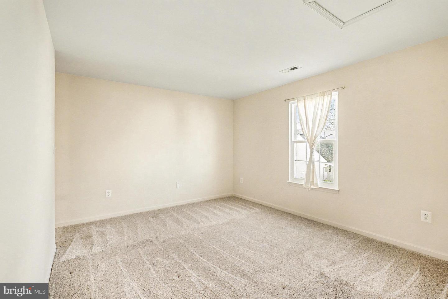 11604 HAMPSHIRE CT, FREDERICKSBURG, Virginia 22407, 3 Bedrooms Bedrooms, ,3 BathroomsBathrooms,Residential,For sale,11604 HAMPSHIRE CT,VASP2038036 MLS # VASP2038036