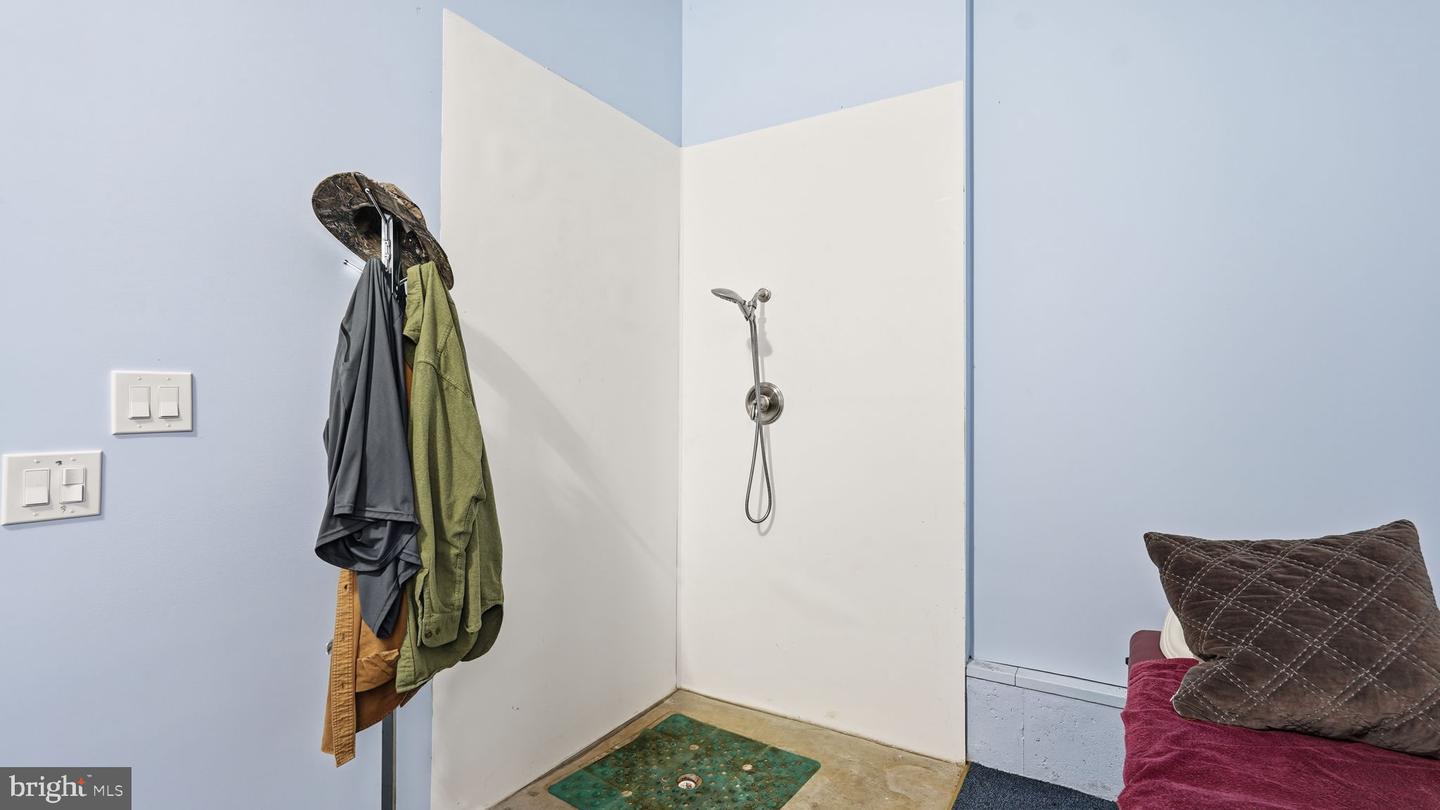 16 MERRIMAC COVE, RUTHER GLEN, Virginia 22546, 3 Bedrooms Bedrooms, ,2 BathroomsBathrooms,Residential,For sale,16 MERRIMAC COVE,VACV2009276 MLS # VACV2009276