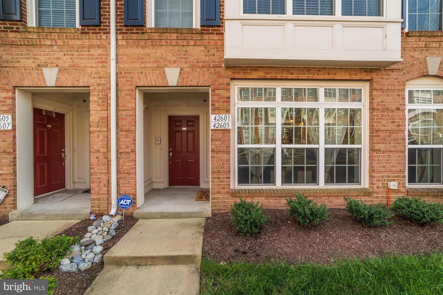 42601 CARDINAL TRACE TER, BRAMBLETON, Virginia 20148, 3 Bedrooms Bedrooms, ,2 BathroomsBathrooms,Residential,For sale,42601 CARDINAL TRACE TER,VALO2112514 MLS # VALO2112514