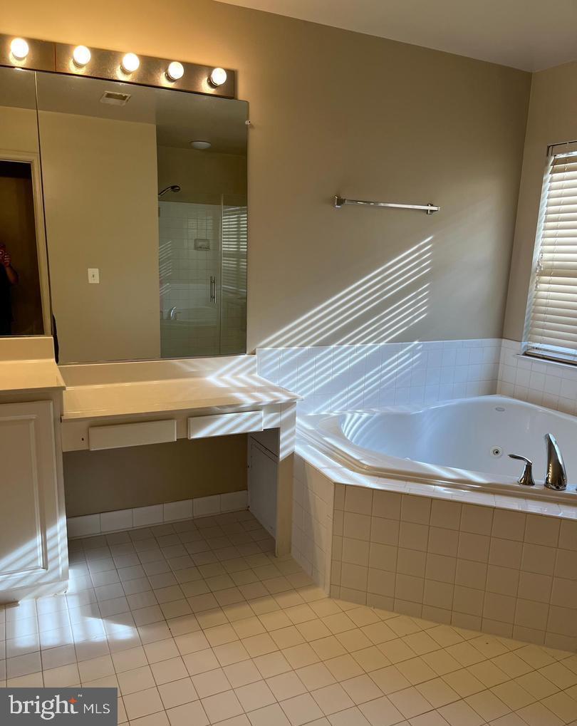 9163 STONE GARDEN, LORTON, Virginia 22079, 3 Bedrooms Bedrooms, ,3 BathroomsBathrooms,Residential,For sale,9163 STONE GARDEN,VAFX2283038 MLS # VAFX2283038