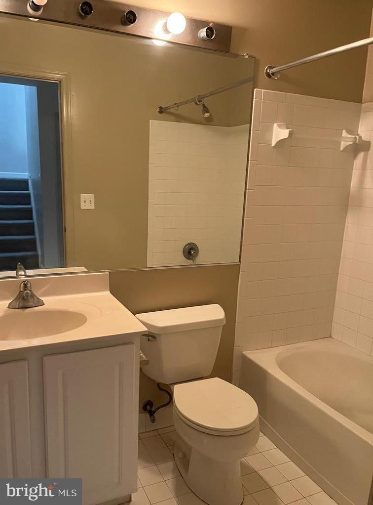 9163 STONE GARDEN, LORTON, Virginia 22079, 3 Bedrooms Bedrooms, ,3 BathroomsBathrooms,Residential,For sale,9163 STONE GARDEN,VAFX2283038 MLS # VAFX2283038