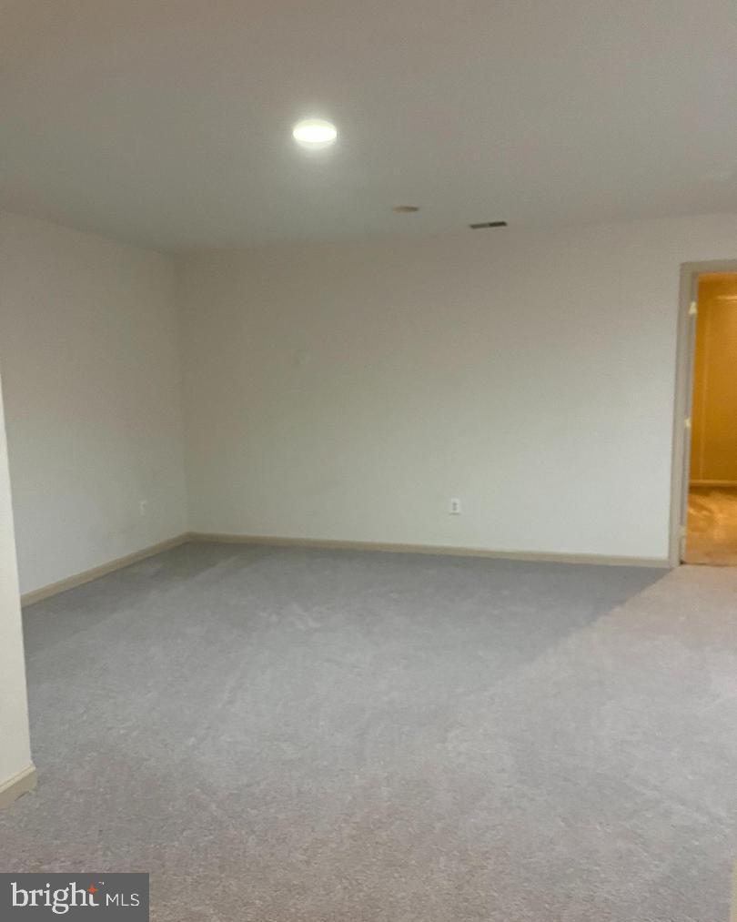 9163 STONE GARDEN, LORTON, Virginia 22079, 3 Bedrooms Bedrooms, ,3 BathroomsBathrooms,Residential,For sale,9163 STONE GARDEN,VAFX2283038 MLS # VAFX2283038