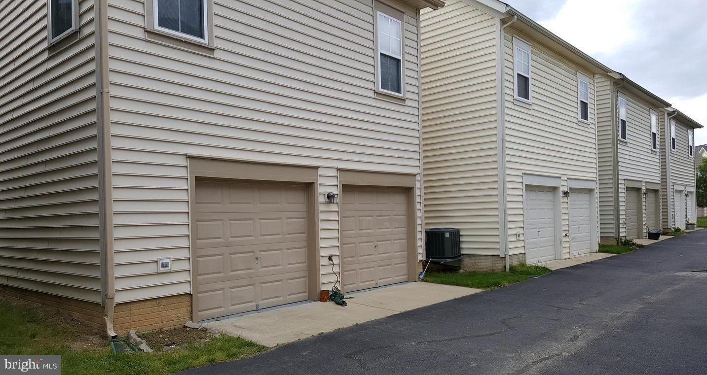 9163 STONE GARDEN, LORTON, Virginia 22079, 3 Bedrooms Bedrooms, ,3 BathroomsBathrooms,Residential,For sale,9163 STONE GARDEN,VAFX2283038 MLS # VAFX2283038