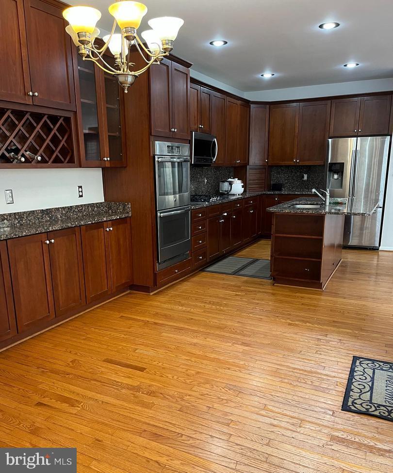 9163 STONE GARDEN, LORTON, Virginia 22079, 3 Bedrooms Bedrooms, ,3 BathroomsBathrooms,Residential,For sale,9163 STONE GARDEN,VAFX2283038 MLS # VAFX2283038