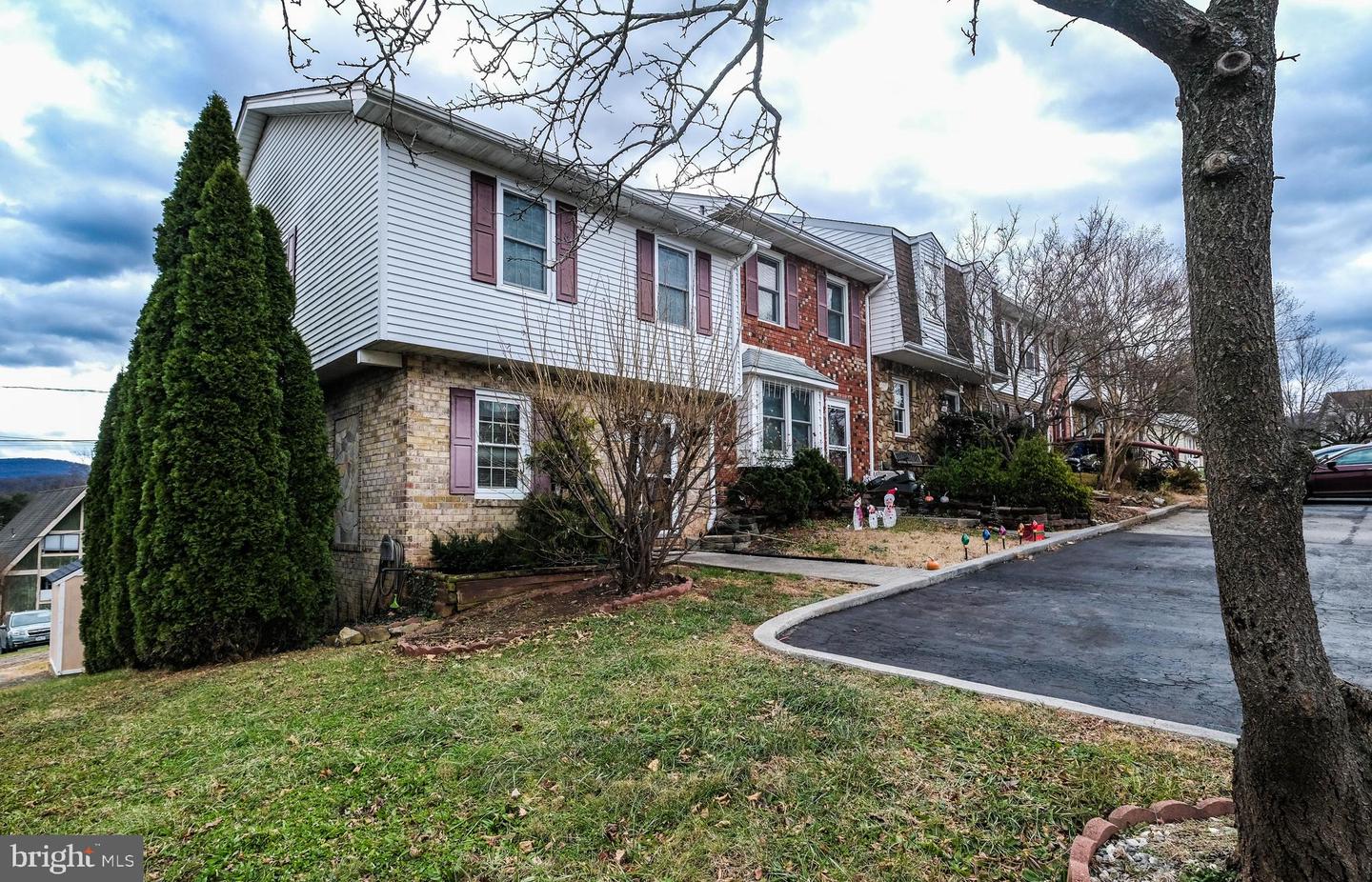 500 POW MORR DR, FRONT ROYAL, Virginia 22630, 4 Bedrooms Bedrooms, ,3 BathroomsBathrooms,Residential,For sale,500 POW MORR DR,VAWR2012988 MLS # VAWR2012988