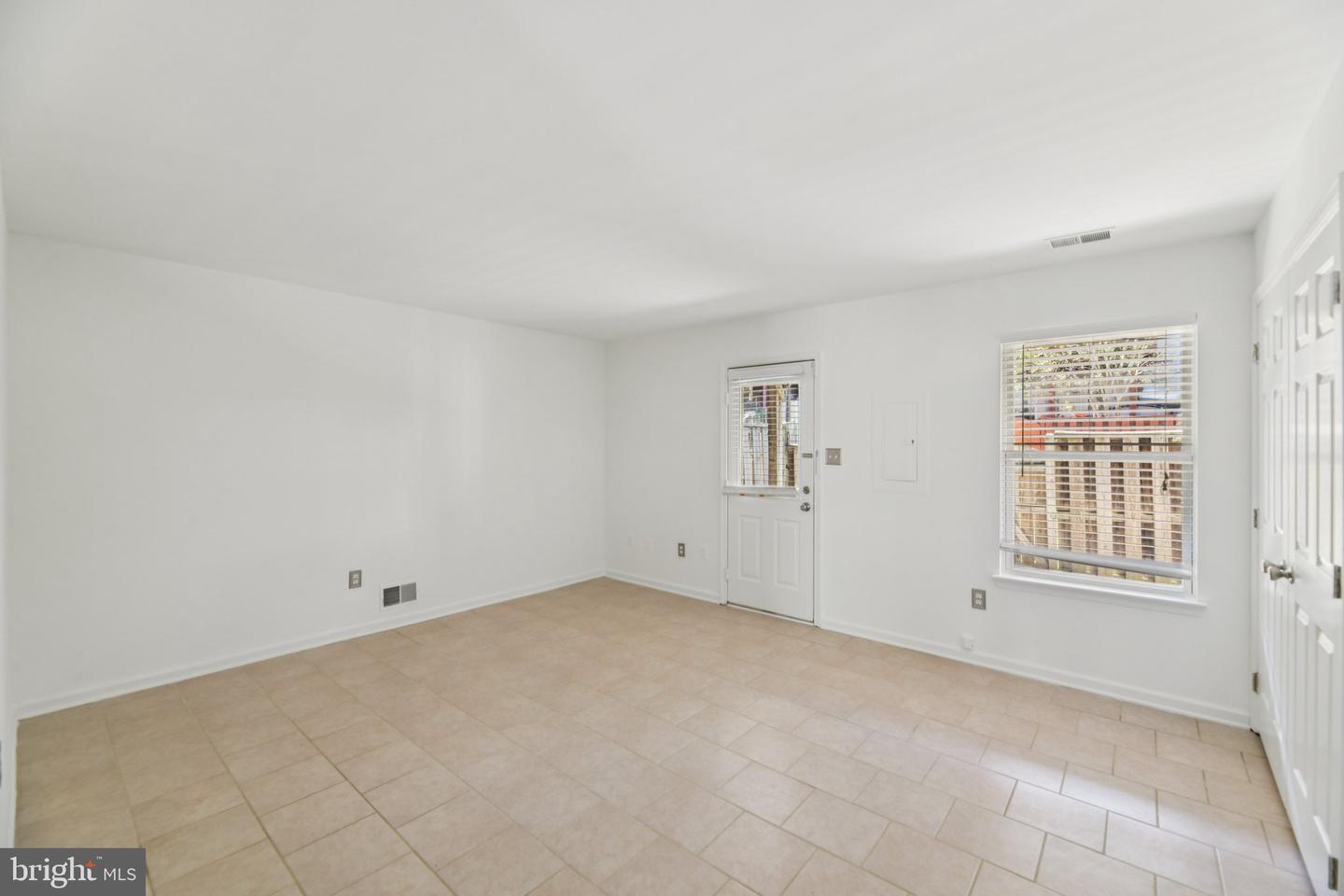 6330 JAMES HARRIS WAY, CENTREVILLE, Virginia 20121, 3 Bedrooms Bedrooms, ,2 BathroomsBathrooms,Residential,For sale,6330 JAMES HARRIS WAY,VAFX2267890 MLS # VAFX2267890