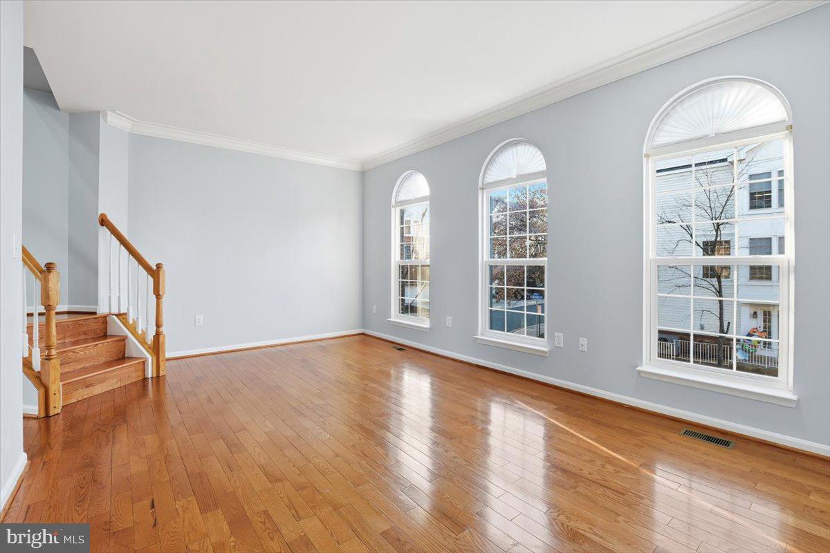 46212 WALES TER, STERLING, Virginia 20165, 3 Bedrooms Bedrooms, ,2 BathroomsBathrooms,Residential,For sale,46212 WALES TER,VALO2109306 MLS # VALO2109306