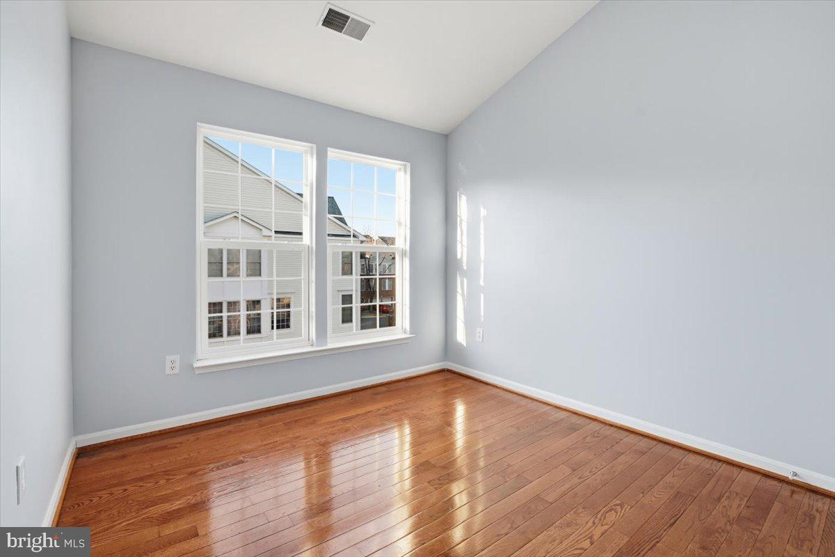 46212 WALES TER, STERLING, Virginia 20165, 3 Bedrooms Bedrooms, ,2 BathroomsBathrooms,Residential,For sale,46212 WALES TER,VALO2109306 MLS # VALO2109306