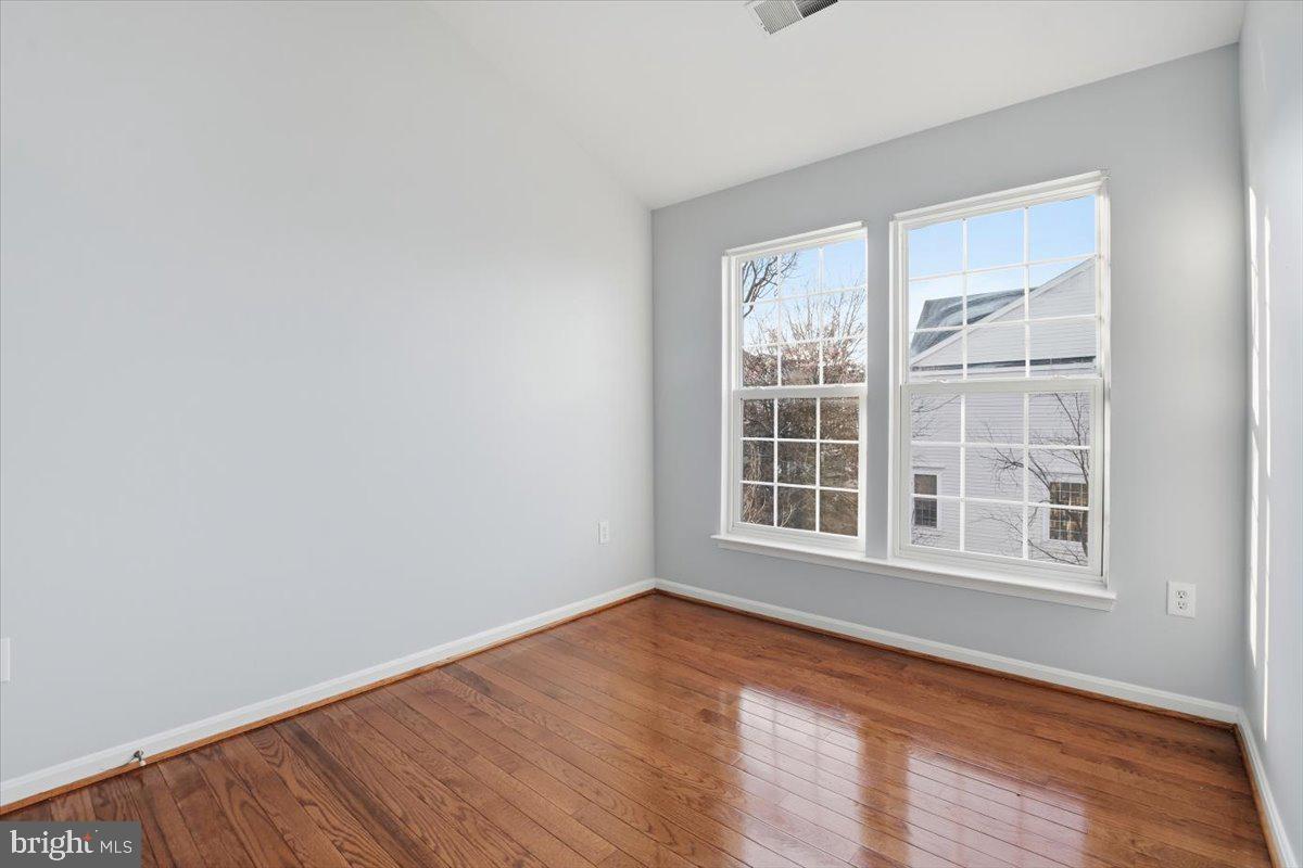 46212 WALES TER, STERLING, Virginia 20165, 3 Bedrooms Bedrooms, ,2 BathroomsBathrooms,Residential,For sale,46212 WALES TER,VALO2109306 MLS # VALO2109306