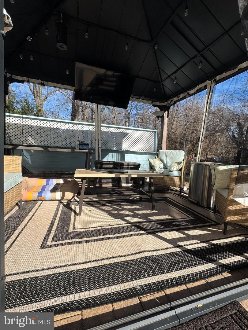 131 CASMAR ST SE, VIENNA, Virginia 22180, 5 Bedrooms Bedrooms, ,3 BathroomsBathrooms,Residential,For sale,131 CASMAR ST SE,VAFX2280160 MLS # VAFX2280160