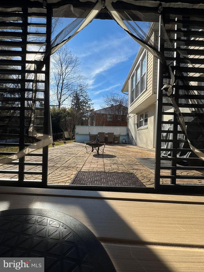 131 CASMAR ST SE, VIENNA, Virginia 22180, 5 Bedrooms Bedrooms, ,3 BathroomsBathrooms,Residential,For sale,131 CASMAR ST SE,VAFX2280160 MLS # VAFX2280160