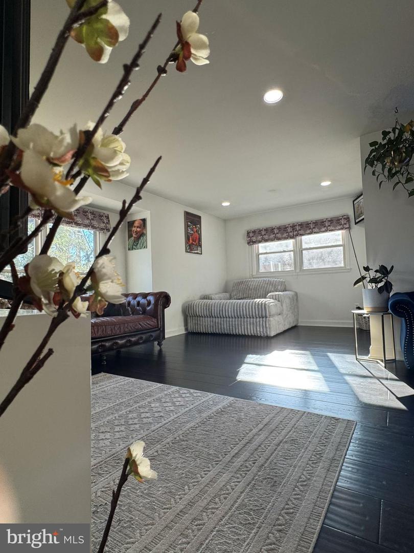 131 CASMAR ST SE, VIENNA, Virginia 22180, 5 Bedrooms Bedrooms, ,3 BathroomsBathrooms,Residential,For sale,131 CASMAR ST SE,VAFX2280160 MLS # VAFX2280160