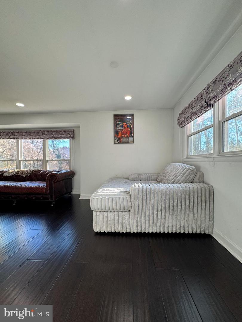 131 CASMAR ST SE, VIENNA, Virginia 22180, 5 Bedrooms Bedrooms, ,3 BathroomsBathrooms,Residential,For sale,131 CASMAR ST SE,VAFX2280160 MLS # VAFX2280160