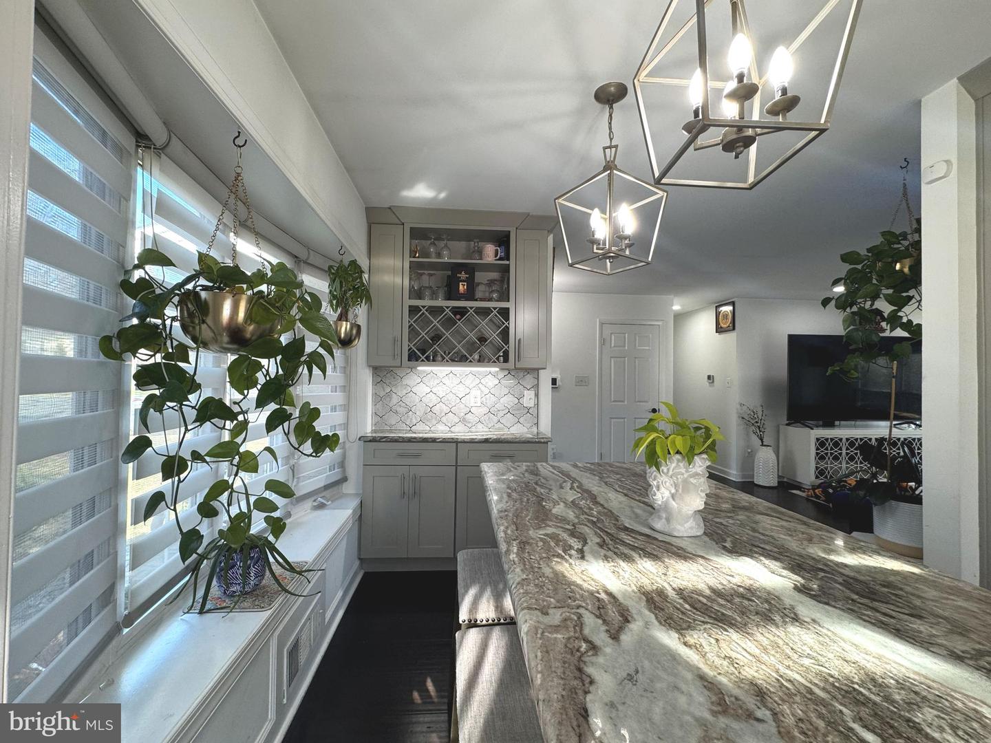 131 CASMAR ST SE, VIENNA, Virginia 22180, 5 Bedrooms Bedrooms, ,3 BathroomsBathrooms,Residential,For sale,131 CASMAR ST SE,VAFX2280160 MLS # VAFX2280160