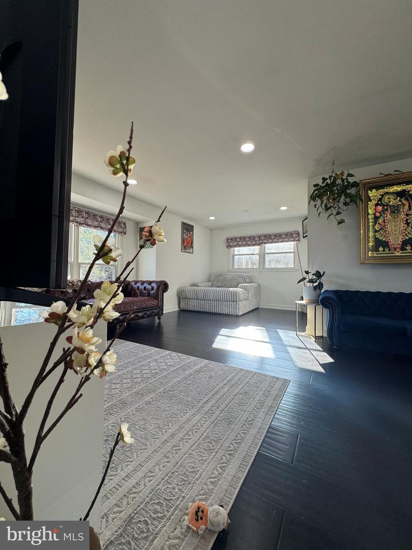 131 CASMAR ST SE, VIENNA, Virginia 22180, 5 Bedrooms Bedrooms, ,3 BathroomsBathrooms,Residential,For sale,131 CASMAR ST SE,VAFX2280160 MLS # VAFX2280160